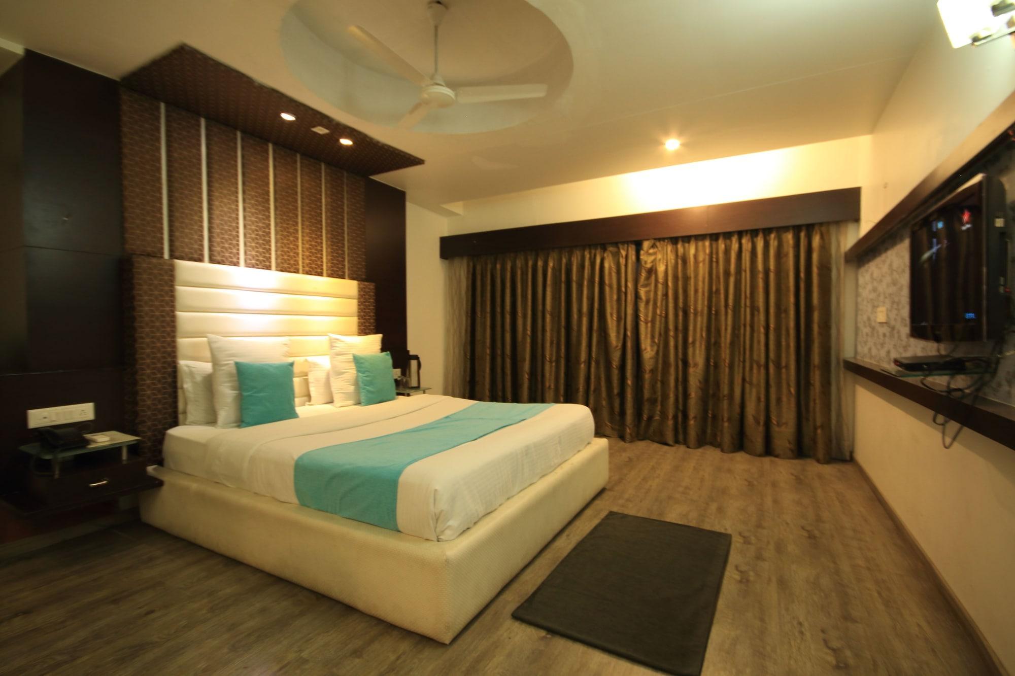 Fabhotel Kadamb Inn 아흐메다바드 외부 사진