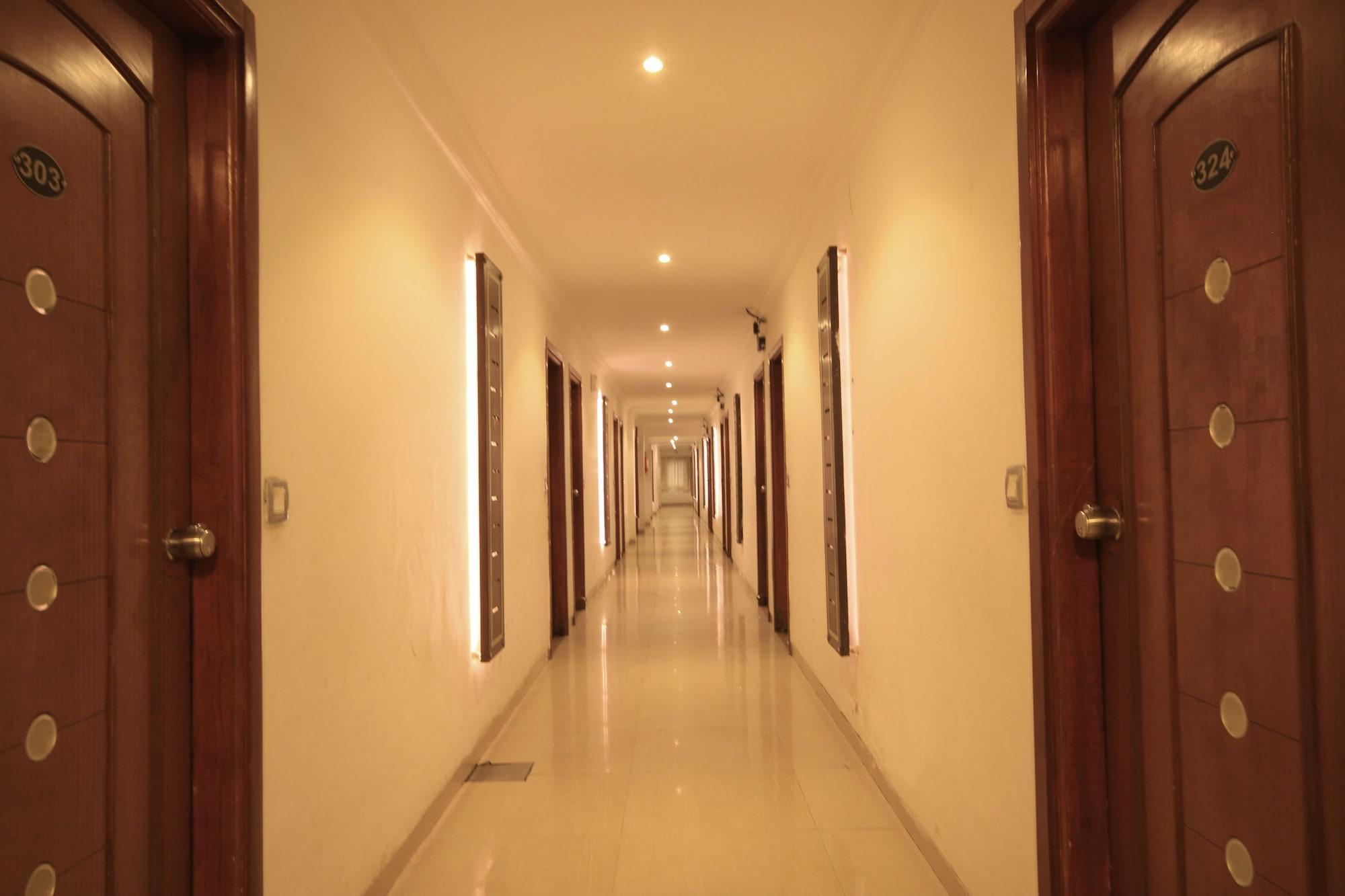 Fabhotel Kadamb Inn 아흐메다바드 외부 사진