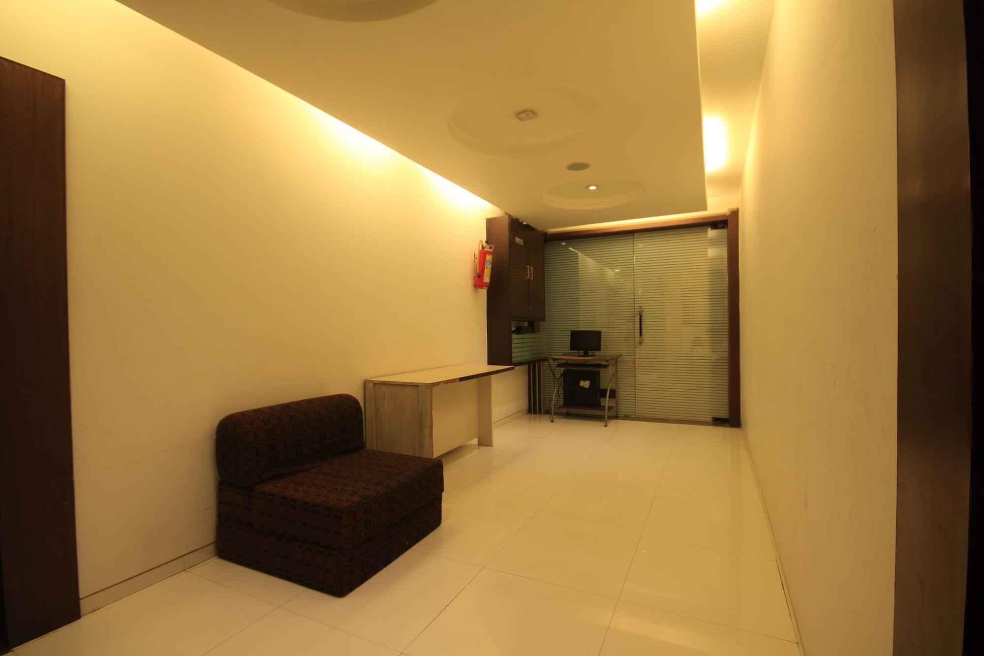 Fabhotel Kadamb Inn 아흐메다바드 외부 사진
