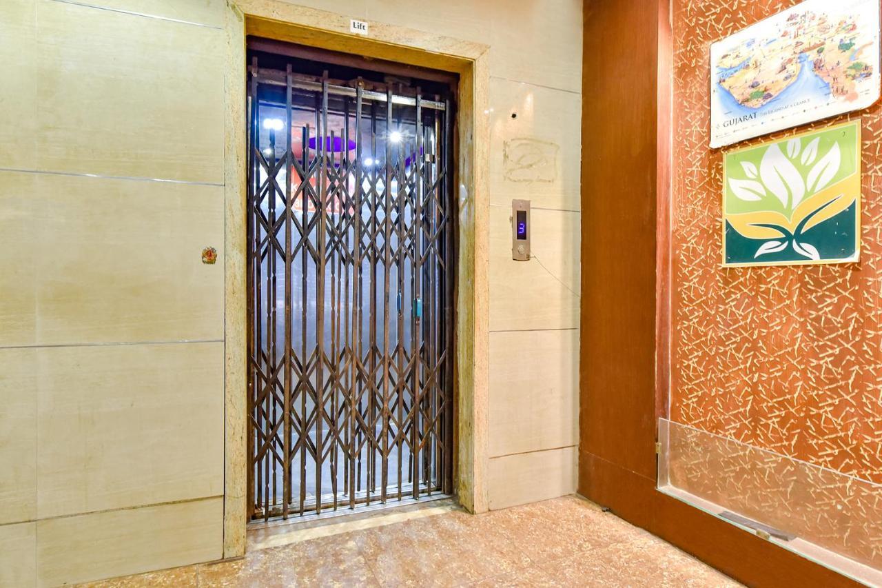 Fabhotel Kadamb Inn 아흐메다바드 외부 사진